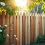 Jak wybrać drewniany płot – styl, materiał i zabezpieczenia